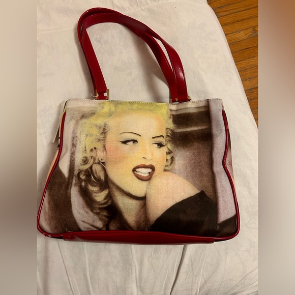 MARILYN MONROE shoulder bag with zippered inner pocket - red trim - Picture 1 of 6